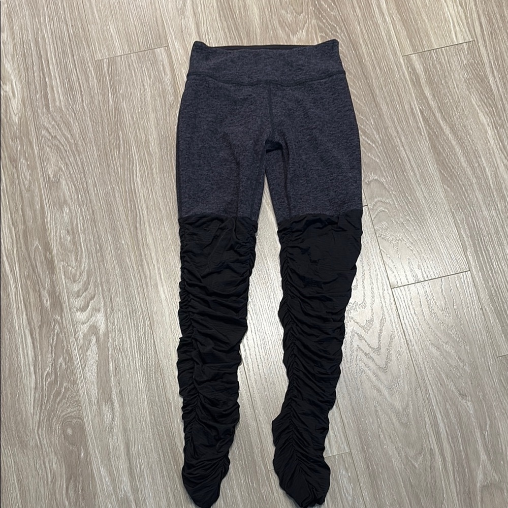 Beyond Yoga Black Ruched Leggings